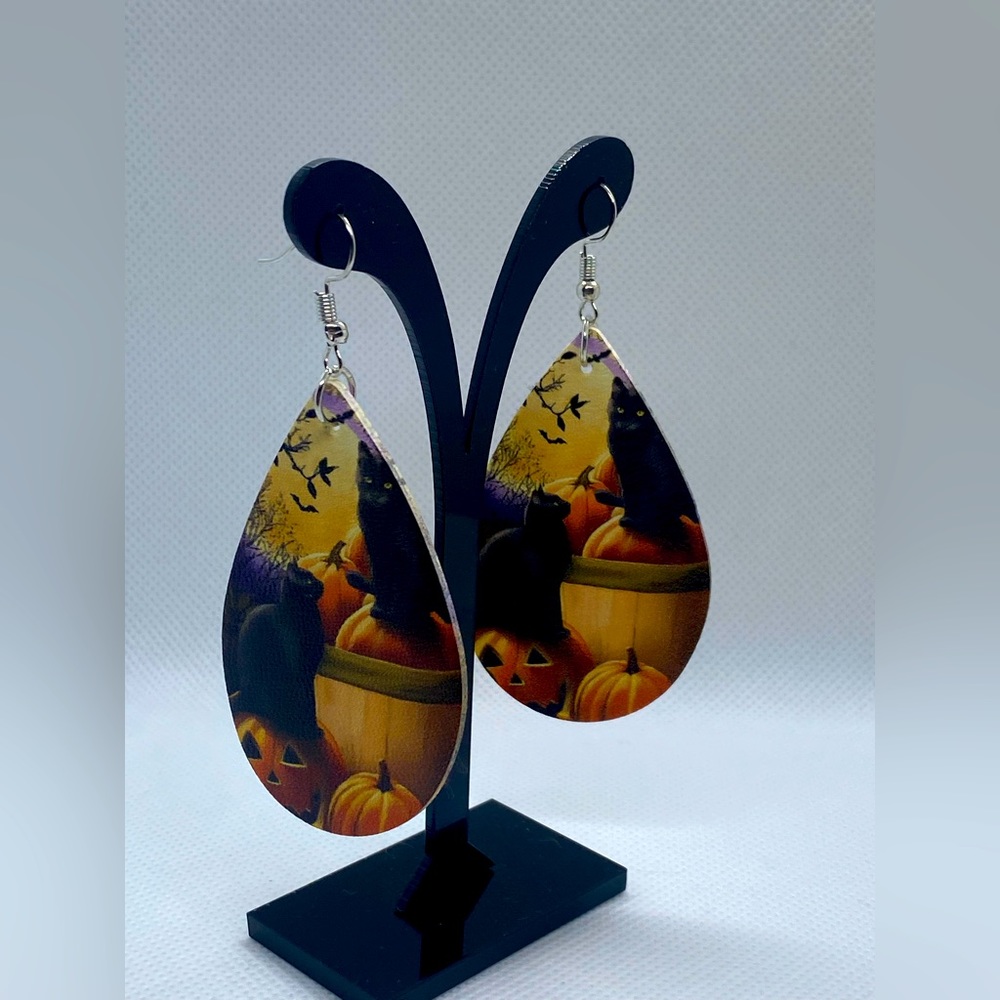 🎃🐈‍⬛Double sided Faux Leather earrings.🎃🐈‍⬛